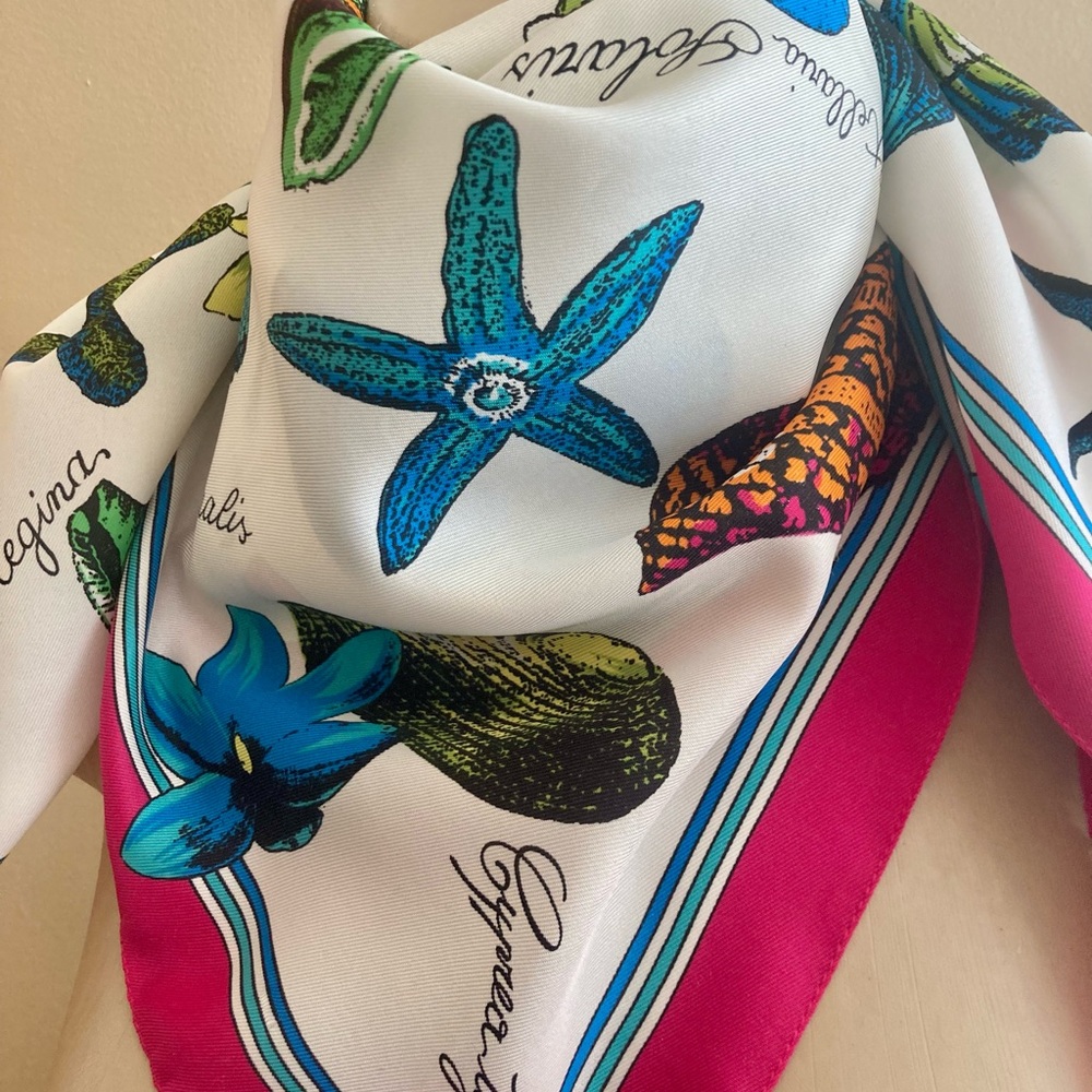 SHELLS, fun vintage square scarf